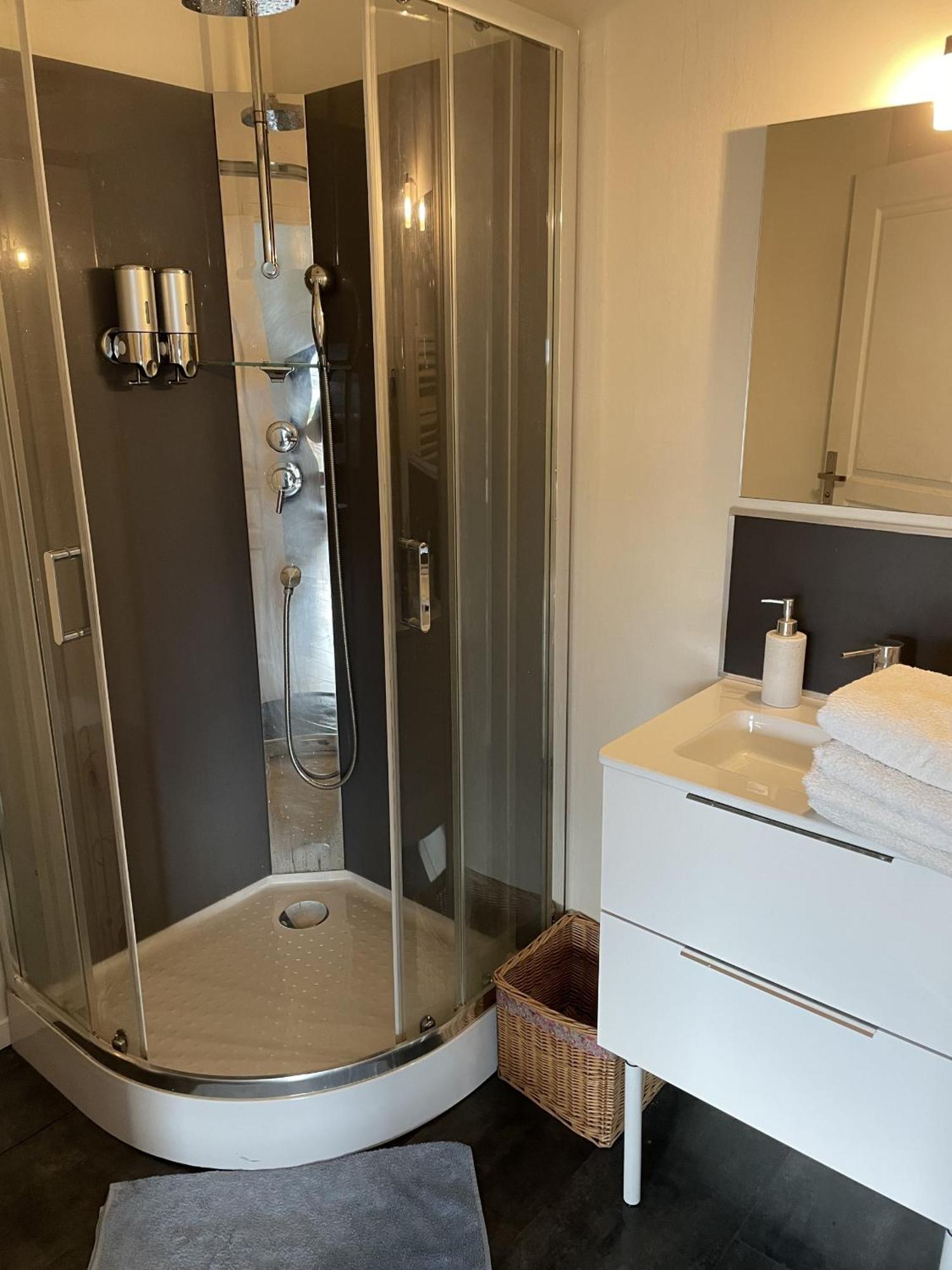 Appartshotels'De Ville Bourg-les-Valence Bilik gambar